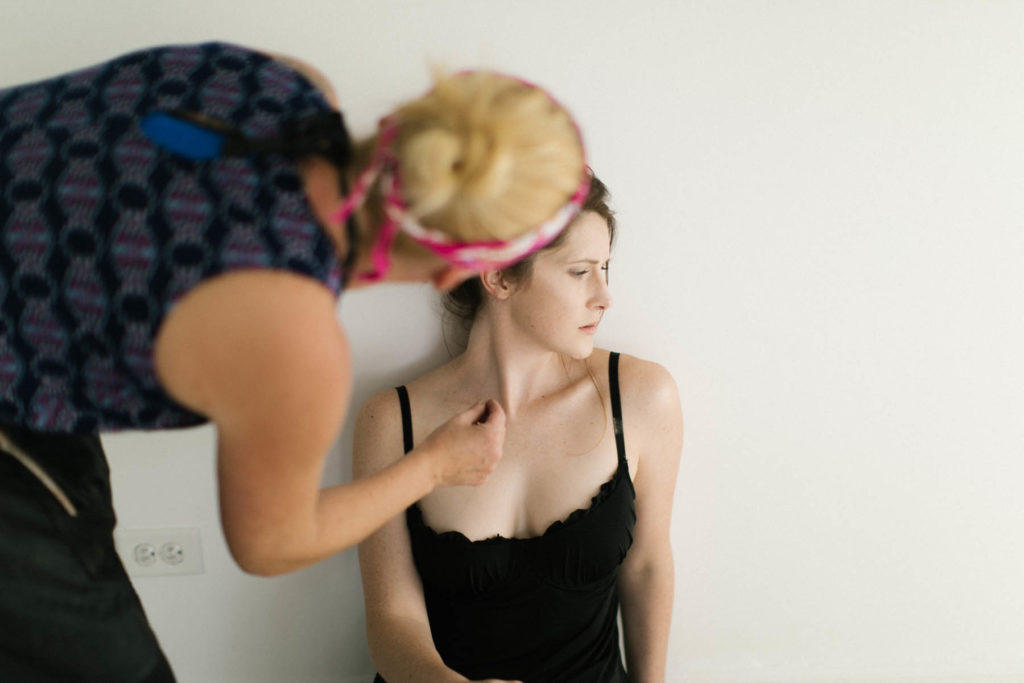 behind the scenes at boudoir photography session