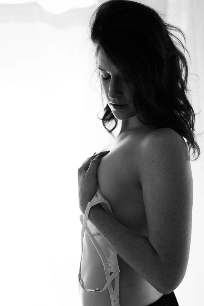 black and white boudoir photography by Boudoir by Elle 