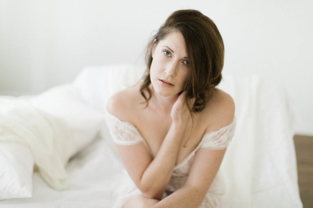 simple boudoir photography by Boudoir by Elle in Chicago 